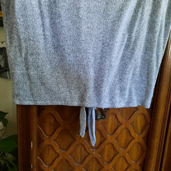 3/$15 Caution To The Wind Tie Front Soft Knit Cap Sleeve Top - Size M - Picture 9 of 15